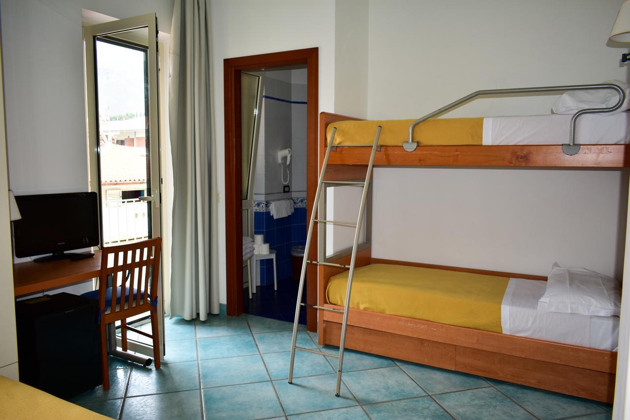 Amyclae Hotel 3*
