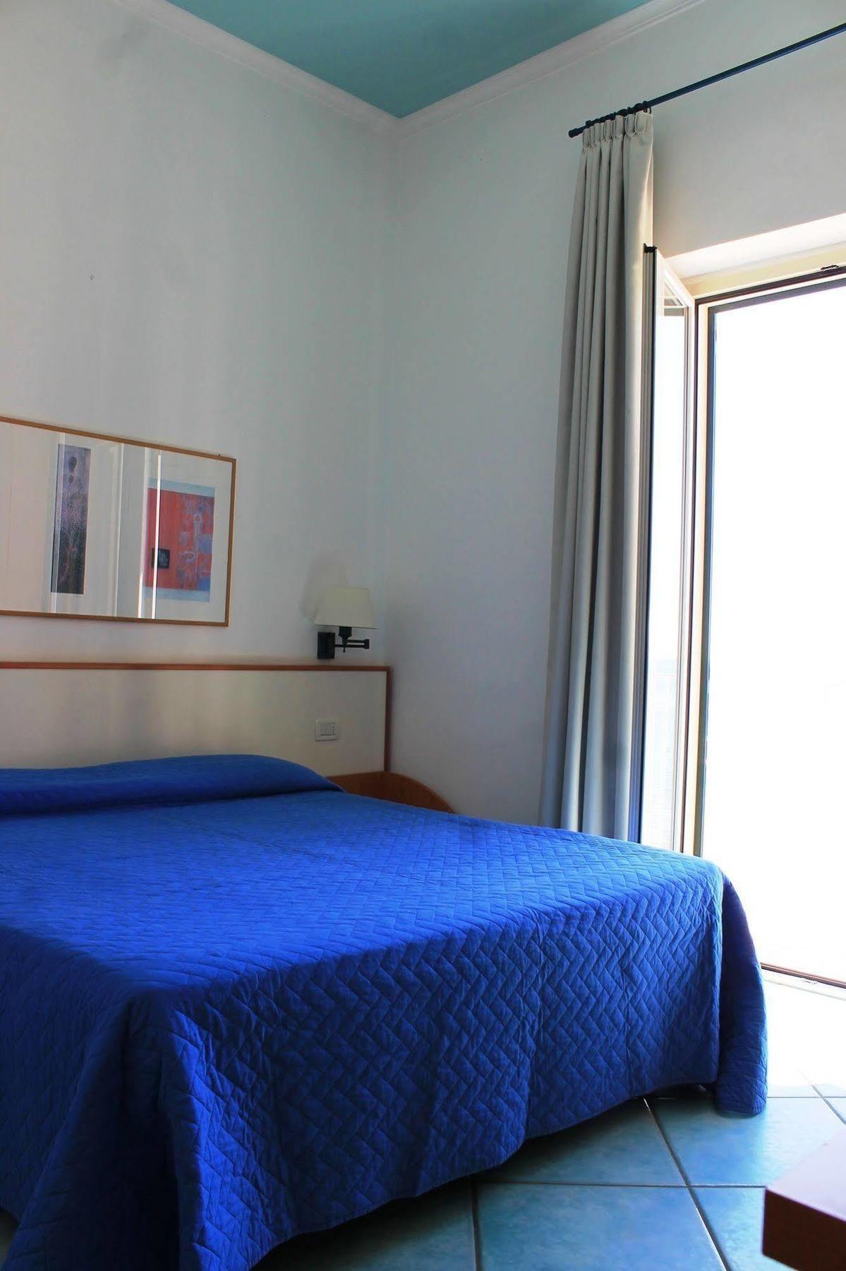 Amyclae Hotel 3*